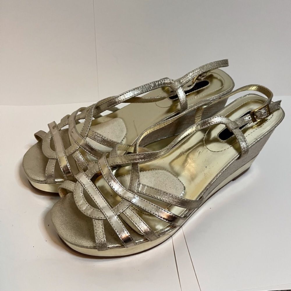 Reba Sandal‎ with Heel. Size 8.